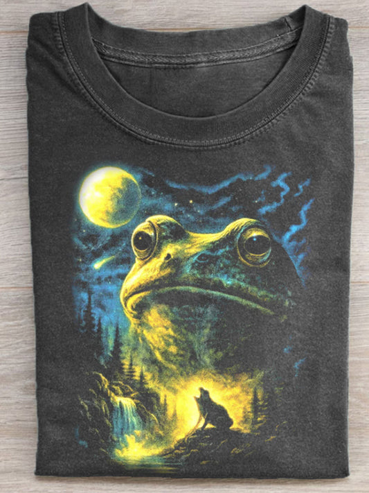 Frog Howling to the Moon Print T-shirt